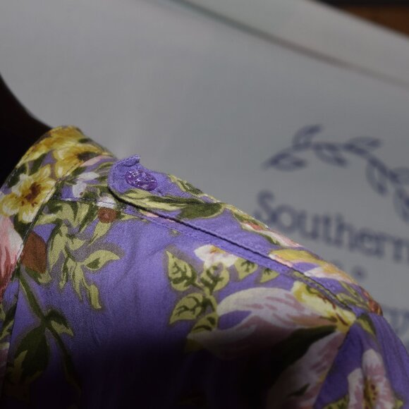 Denim 24/7 Floral, Button Front Blouse, Purple Background, size 32W - Picture 13 of 16